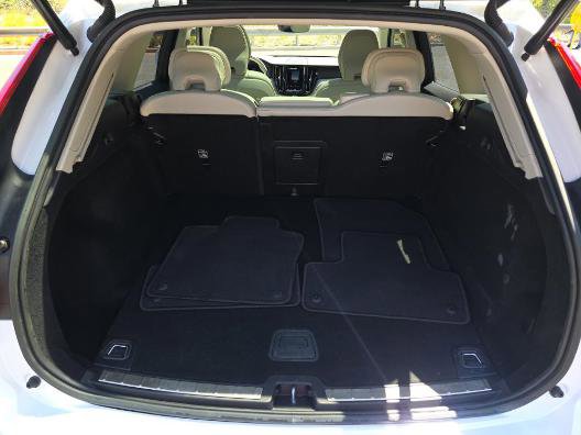 Used 2023 Volvo XC60 B5 Plus AWD/4WD image 9