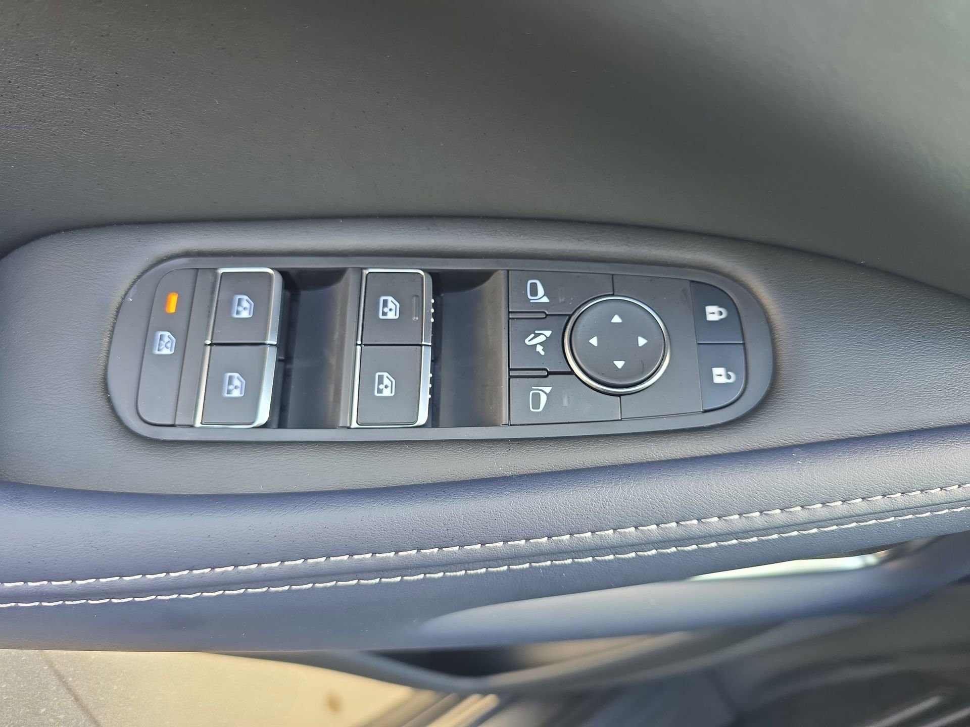 New 2026 INFINITI QX60 Sport w/ Dark Cargo Package image 27