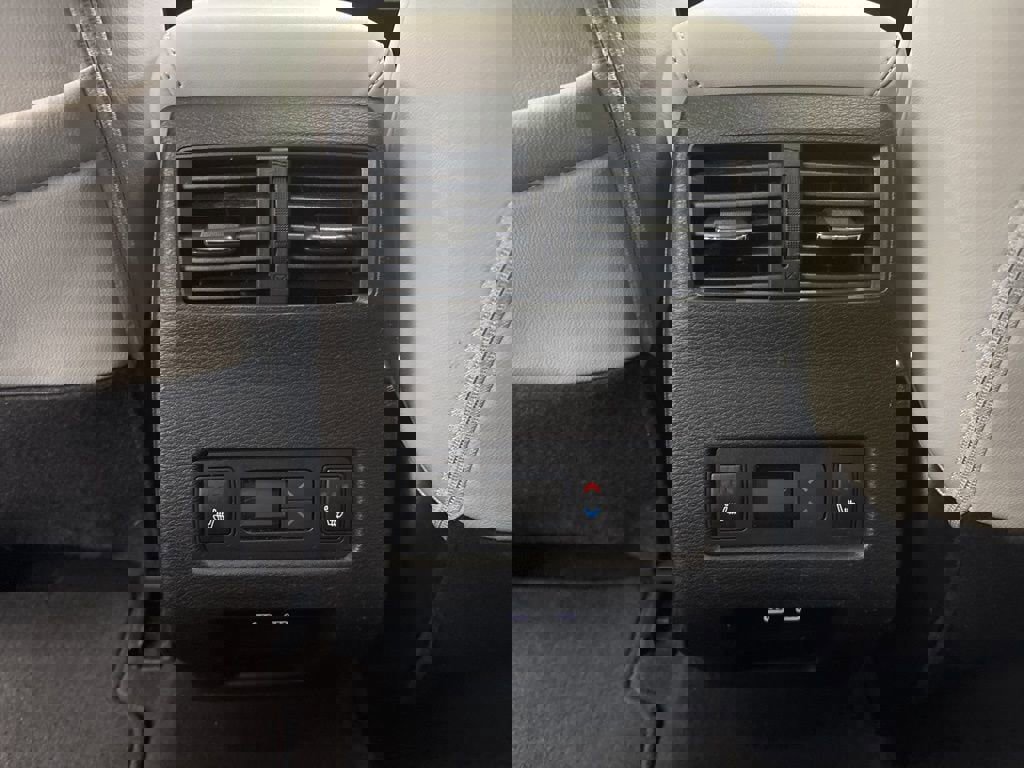 Used 2025 Mitsubishi Outlander SEL image 23