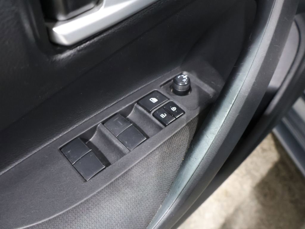 Used 2021 Toyota Corolla LE image 13