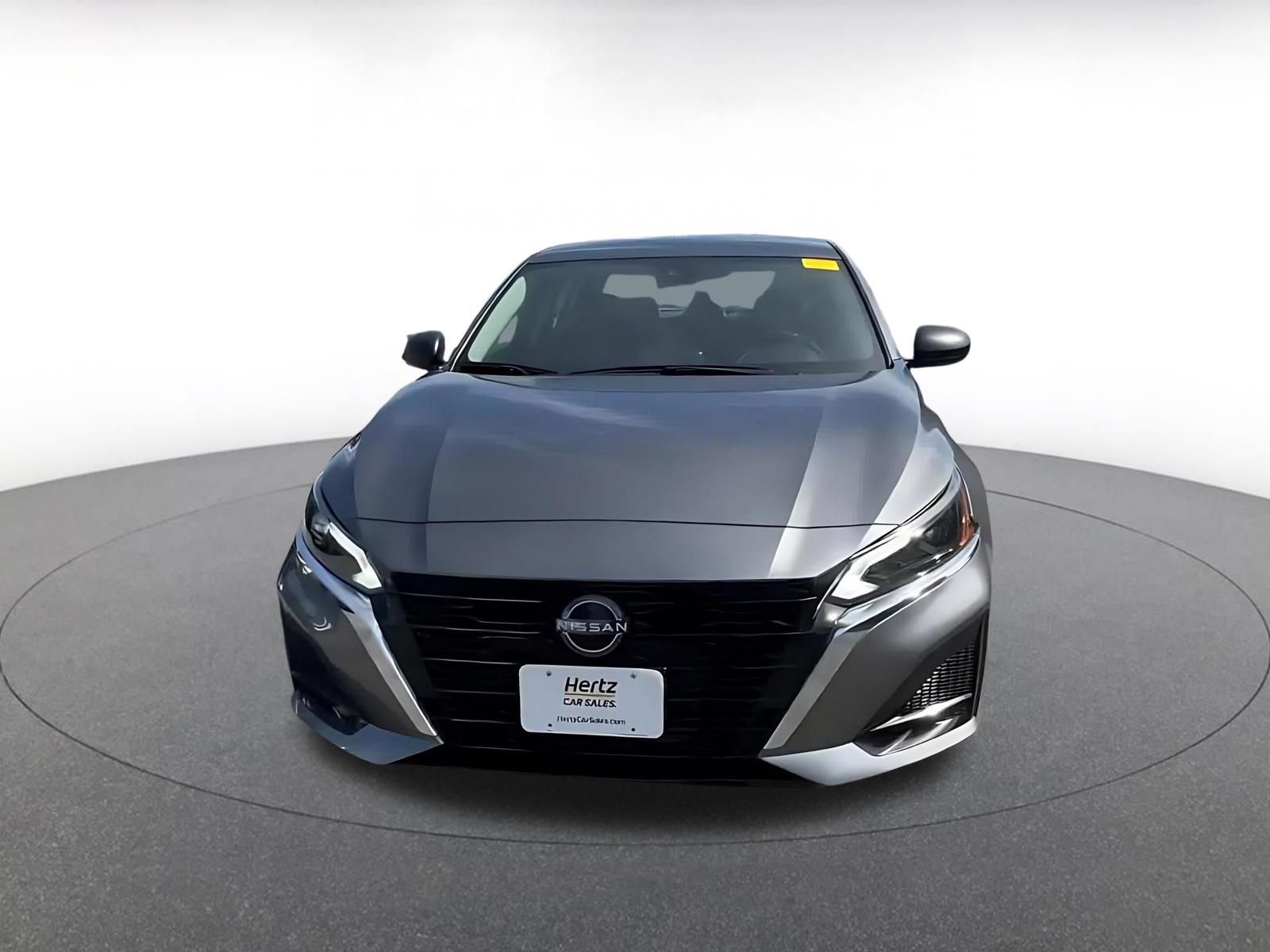 Used 2025 Nissan Altima 2.5 SV FWD image 4