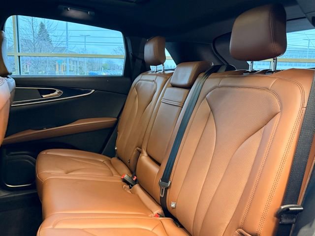 Used 2023 Lincoln Nautilus Reserve image 12