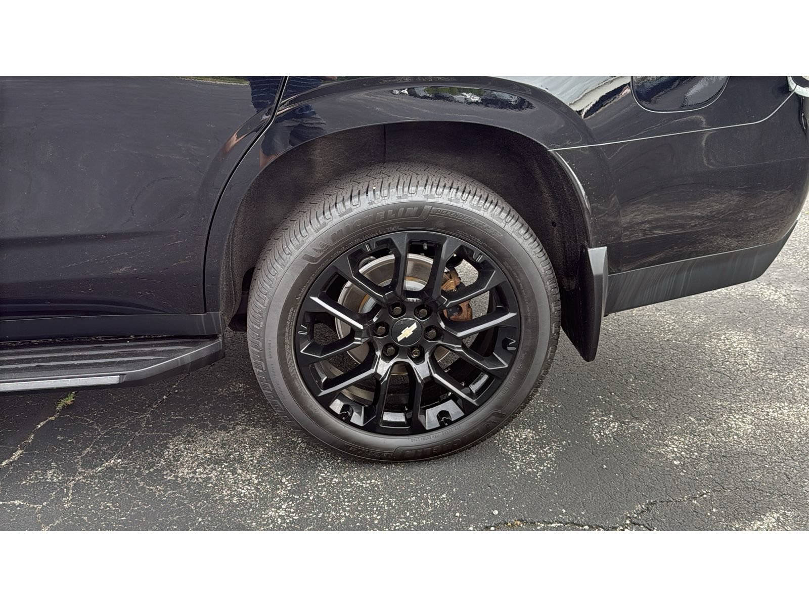 Used 2023 Chevrolet Tahoe LT w/ Luxury Package AWD/4WD image 12