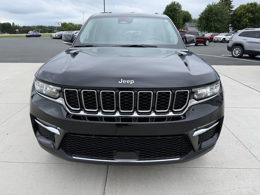 Used 2024 Jeep Grand Cherokee Limited AWD/4WD image 3