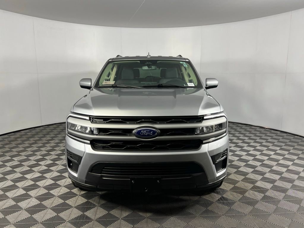 Used 2024 Ford Expedition XLT image 9