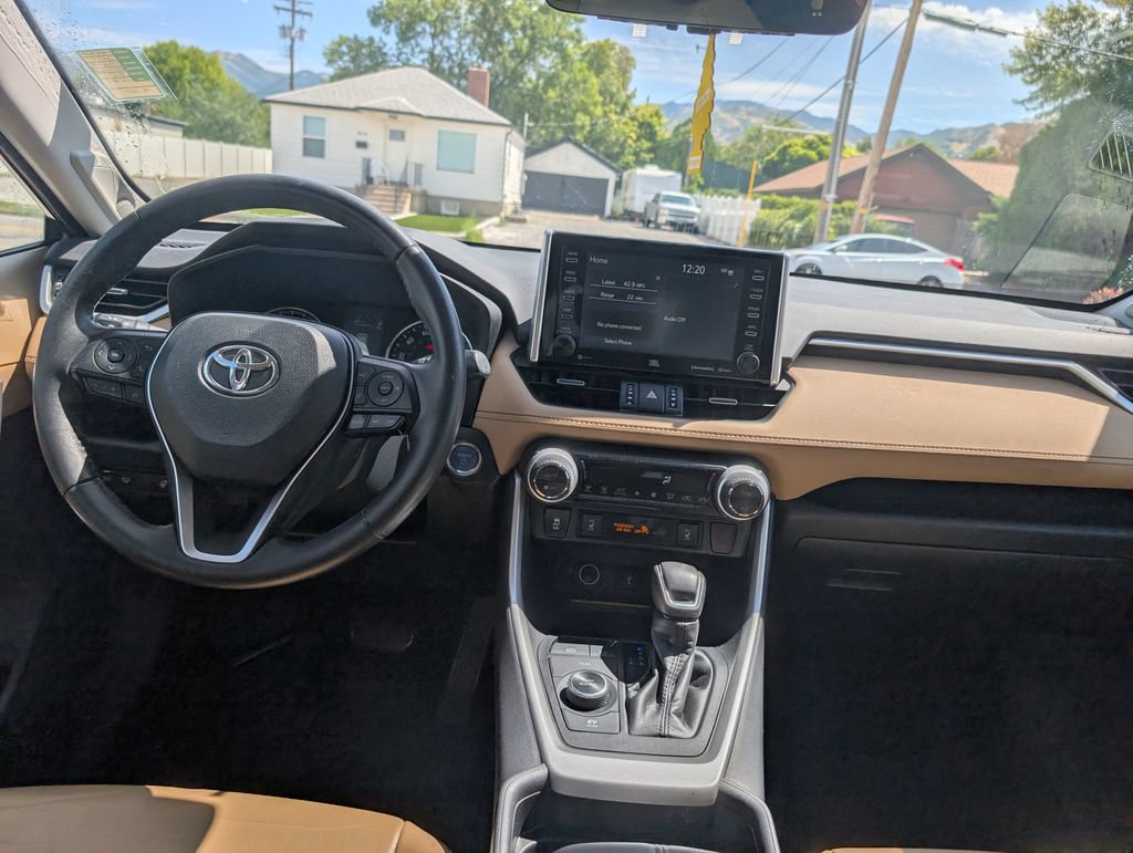 Used 2021 Toyota RAV4 XLE Premium AWD/4WD image 7