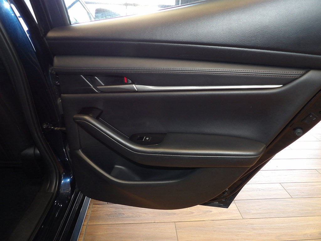 Certified 2025 MAZDA MAZDA3 s Sport FWD image 15