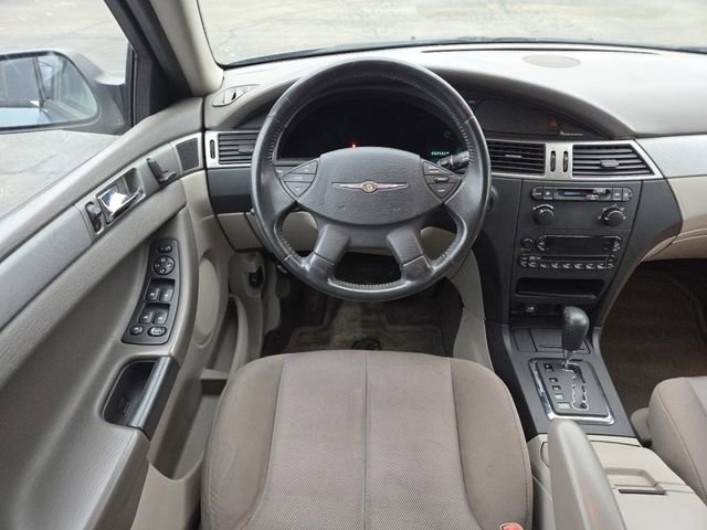 Used 2005 Chrysler Pacifica AWD w/ Cargo Convenience Group image 25