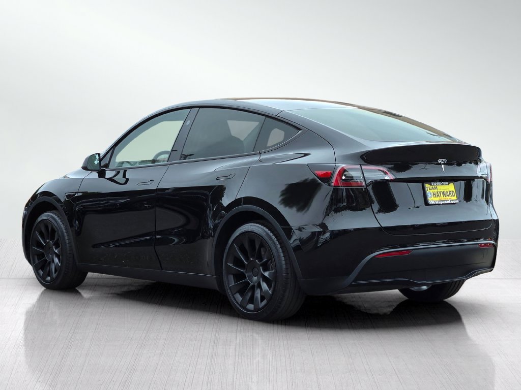 Used 2023 Tesla Model Y 2WD image 7