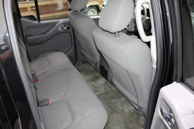 Used 2016 Nissan Frontier SV image 30