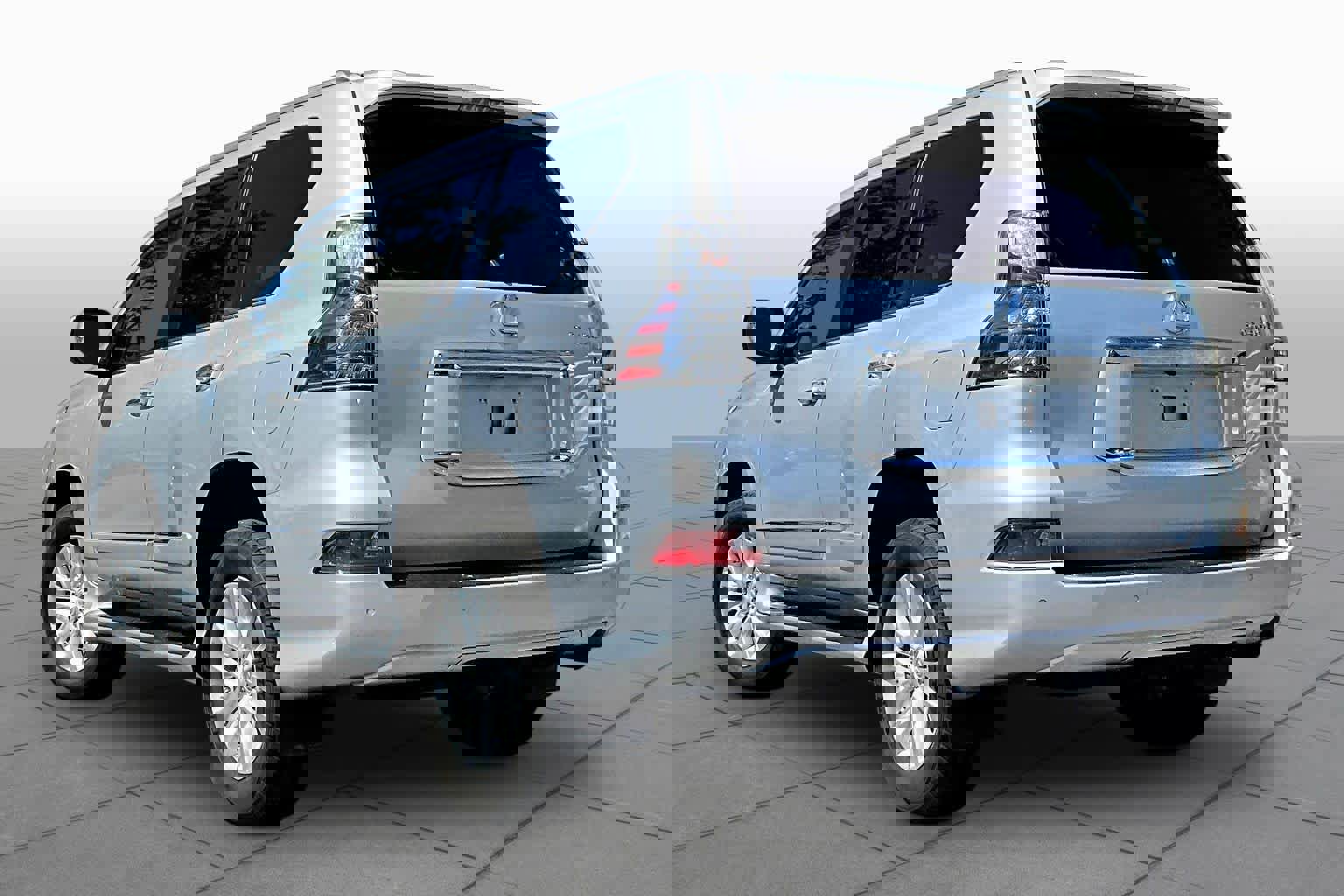 Used 2015 Lexus GX 460 w/ Premium Package image 11