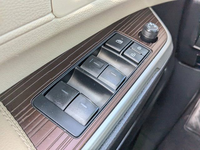 Used 2024 Toyota Sienna XLE image 24