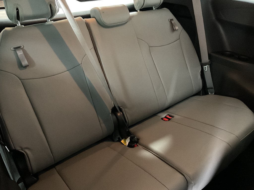 Certified 2025 Toyota Sienna XLE FWD image 22