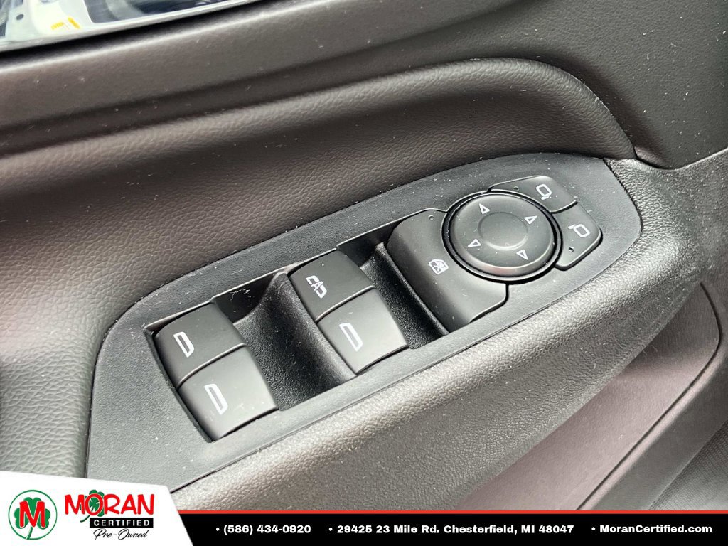 Used 2019 Chevrolet Equinox LT w/ Driver Convenience Package FWD image 15