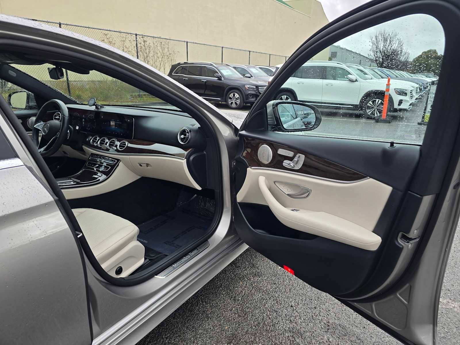 Used 2022 Mercedes-Benz E 350 Sedan image 12