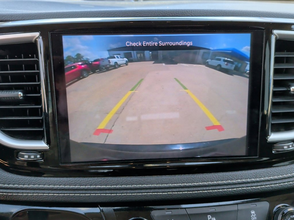 Used 2023 Chrysler Pacifica Touring-L FWD image 24