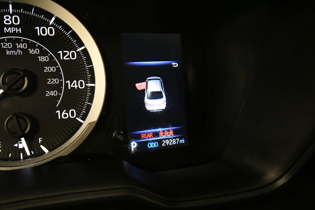 Used 2022 Toyota Corolla LE image 18