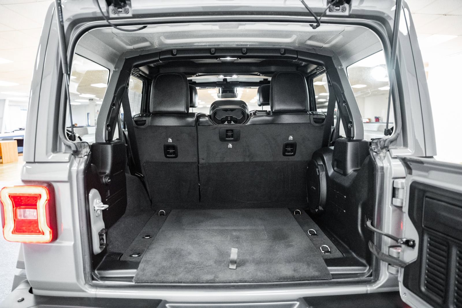 Used 2023 Jeep Wrangler Rubicon 392 image 23