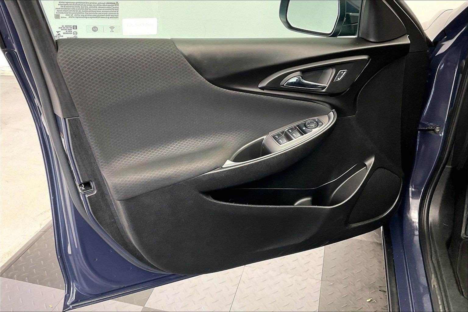 Used 2025 Chevrolet Malibu LT FWD image 25