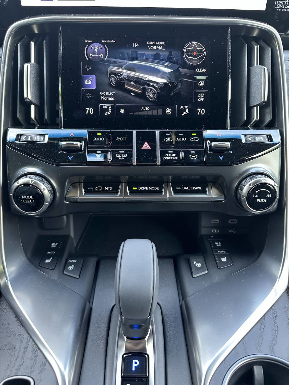 Used 2026 Lexus LX 700h Luxury AWD/4WD image 36