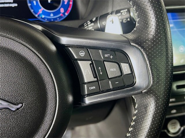 Used 2019 Jaguar F-PACE SVR image 17