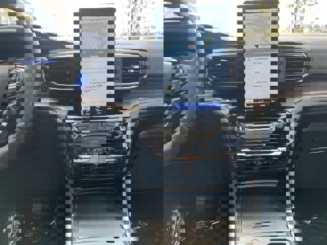 Certified 2024 Ford Explorer Platinum w/ Technology Package image 32