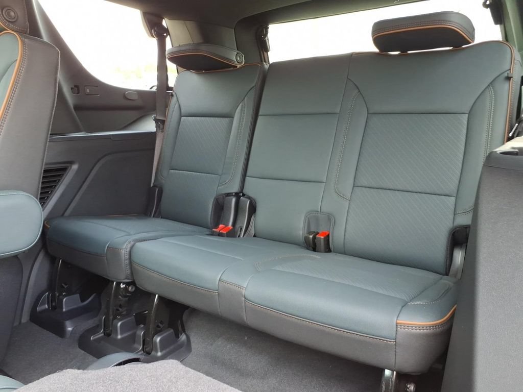 New 2026 GMC Yukon AT4 w/ AT4 Premium Plus Package AWD/4WD image 15