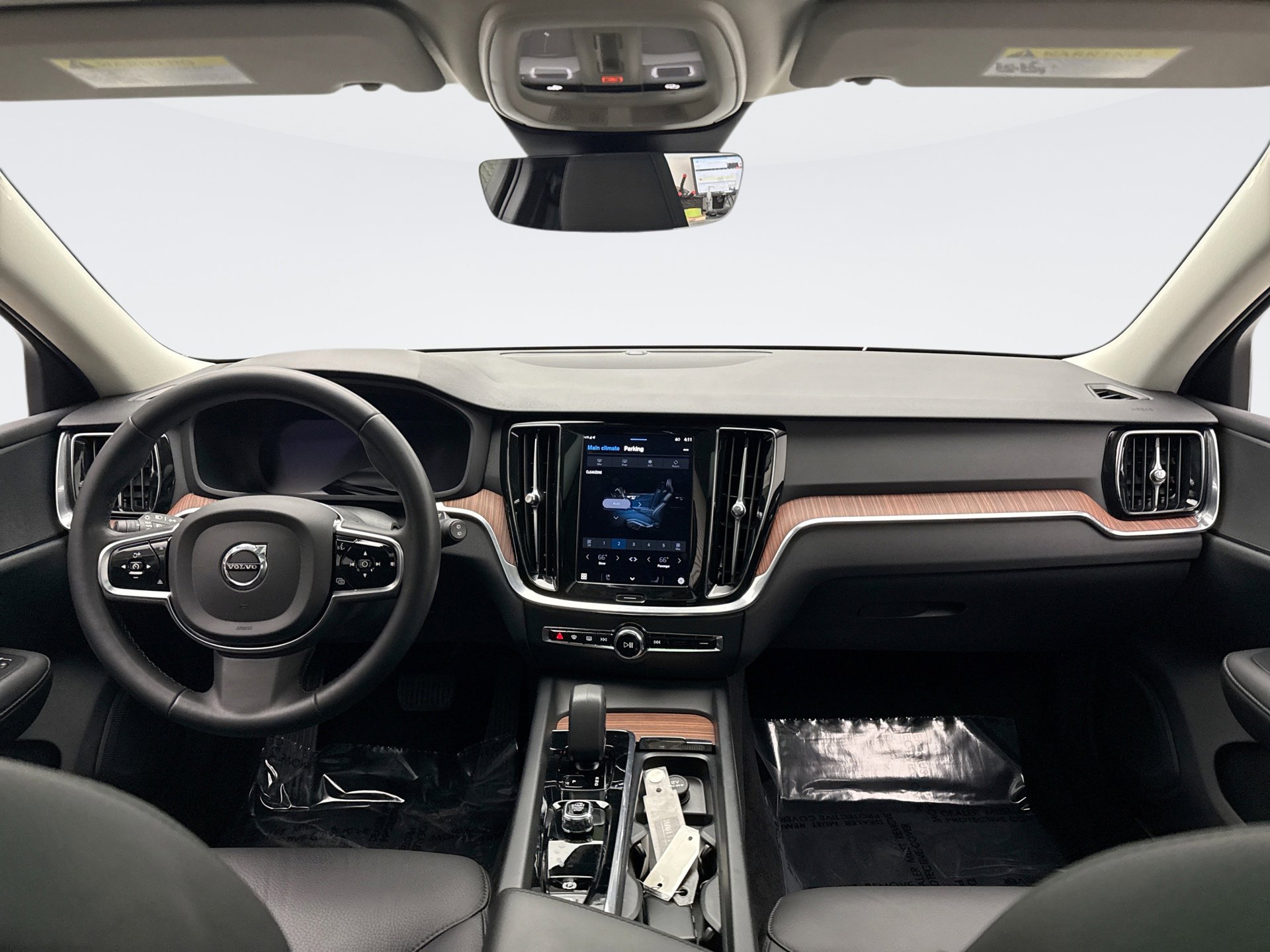 Used 2024 Volvo V60 B5 Cross Country Plus image 14