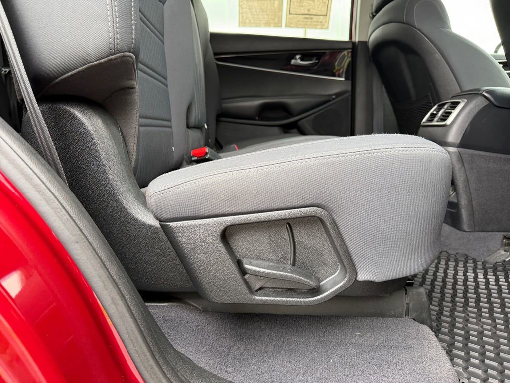Used 2019 Kia Sorento LX image 45