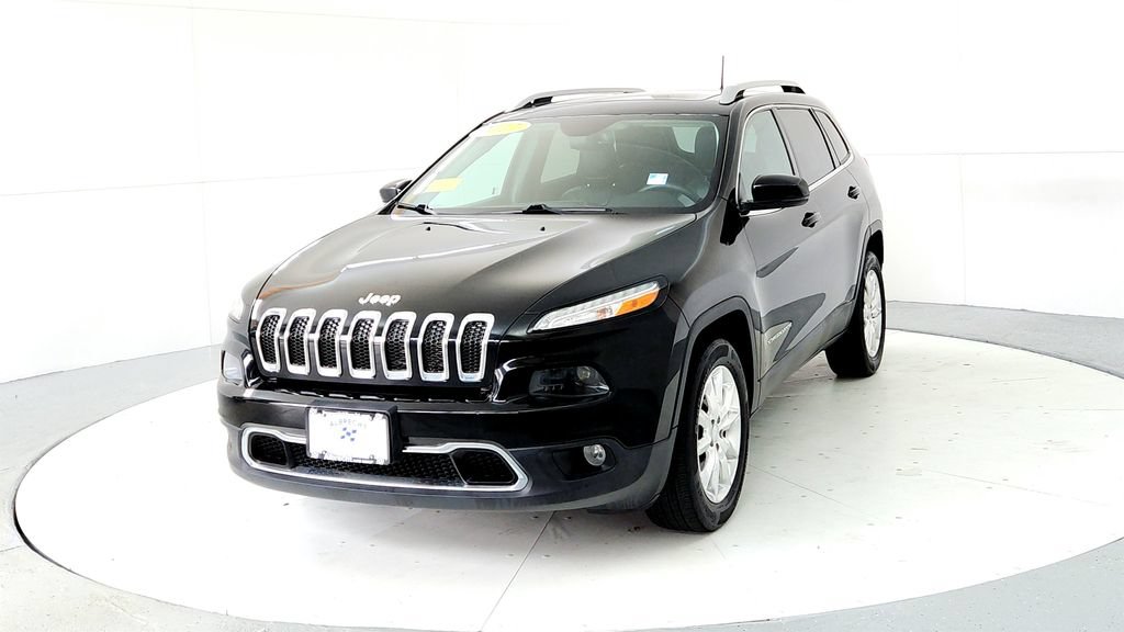 Used 2017 Jeep Cherokee Limited AWD/4WD image 4