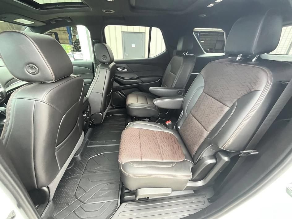 Used 2023 Chevrolet Traverse High Country AWD/4WD image 30