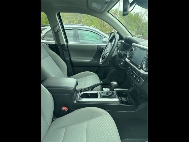 Used 2022 Toyota Tacoma SR5 AWD/4WD image 8