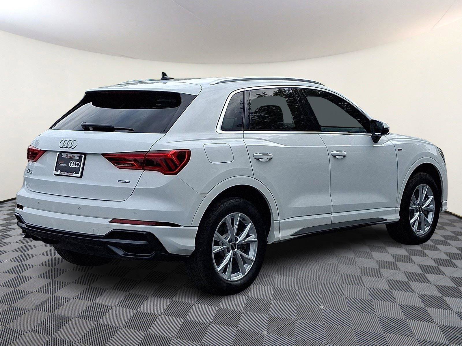 Used 2022 Audi Q3 2.0T Premium AWD/4WD image 6