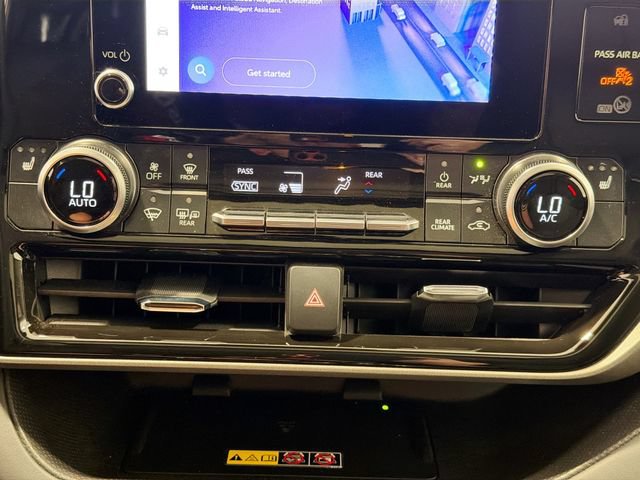 Certified 2025 Toyota Highlander XLE FWD image 13