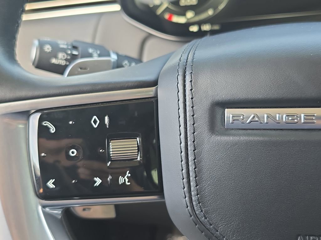 Used 2023 Land Rover Range Rover SE image 18