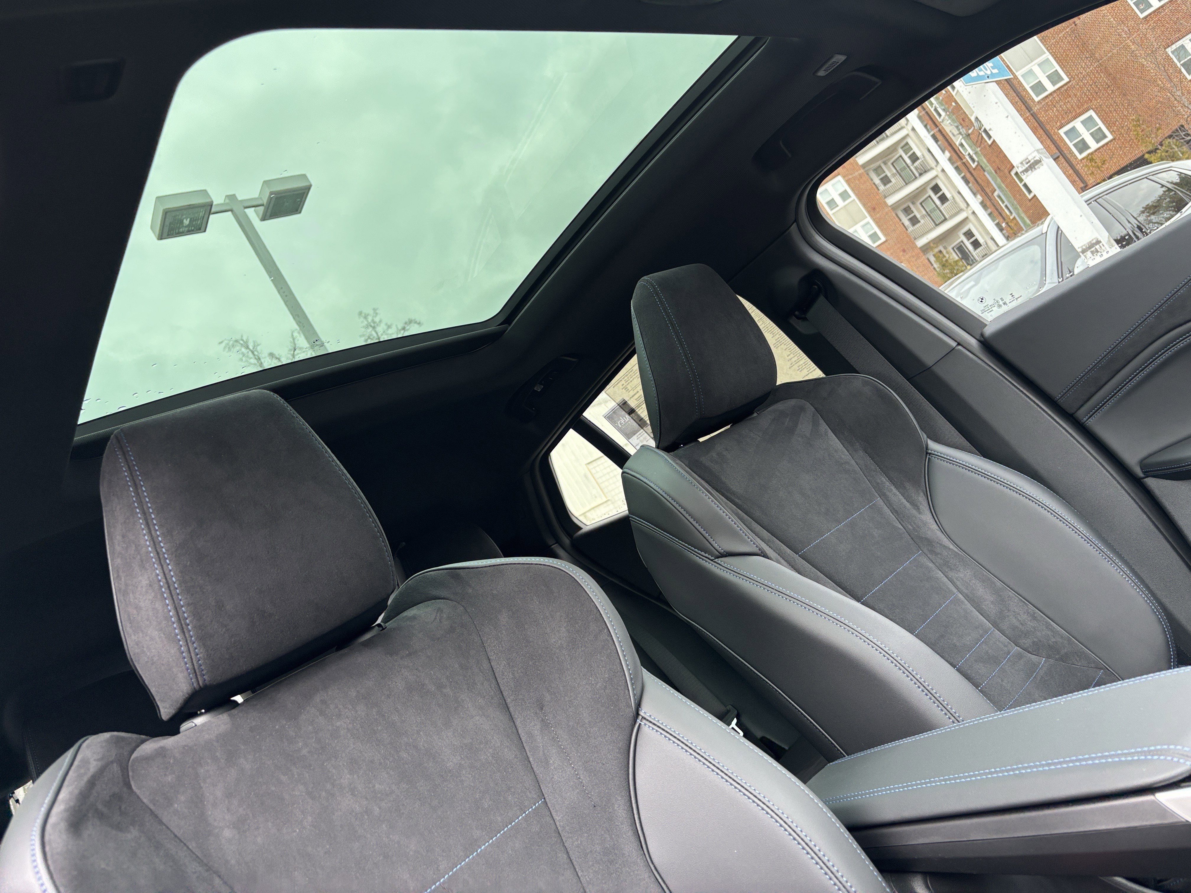 Used 2026 BMW X2 xDrive28i w/ Technology Package image 32