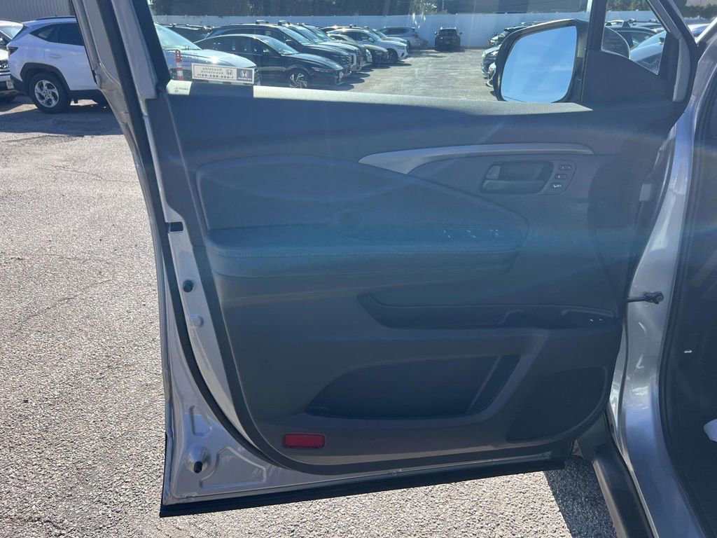 Used 2023 Honda Passport EX-L image 15