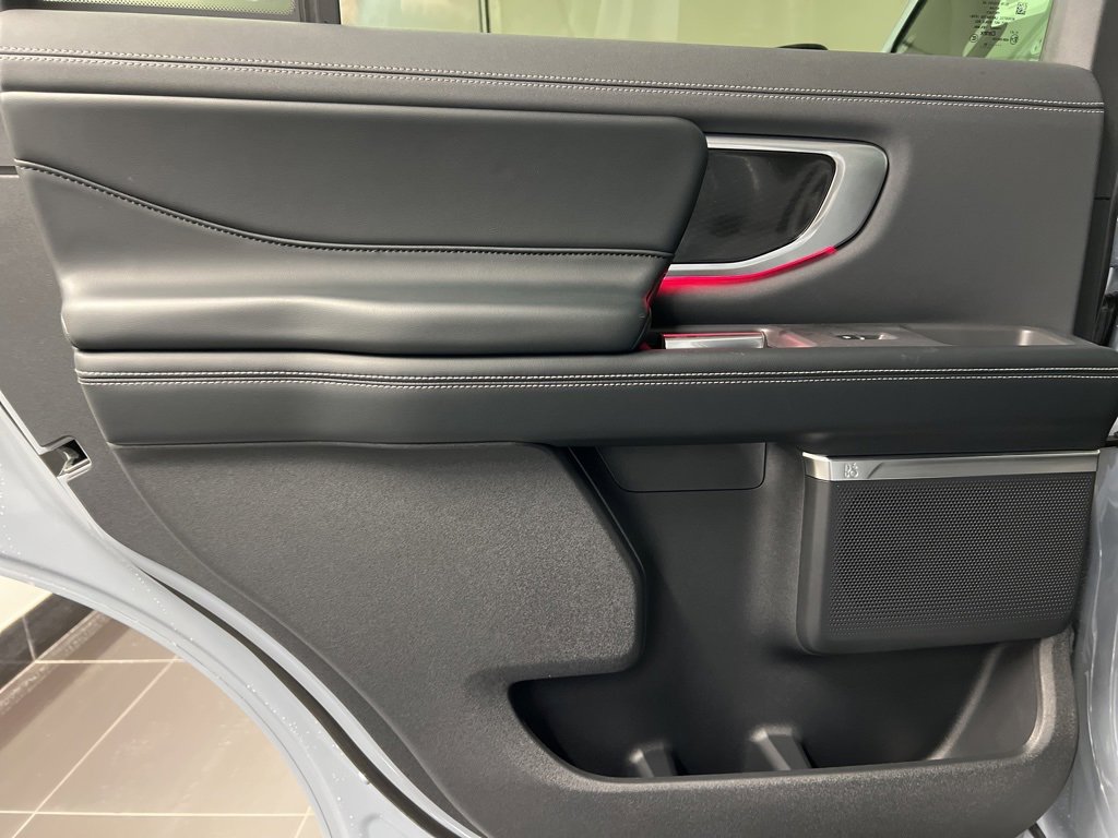 New 2026 Ford Expedition Platinum image 39