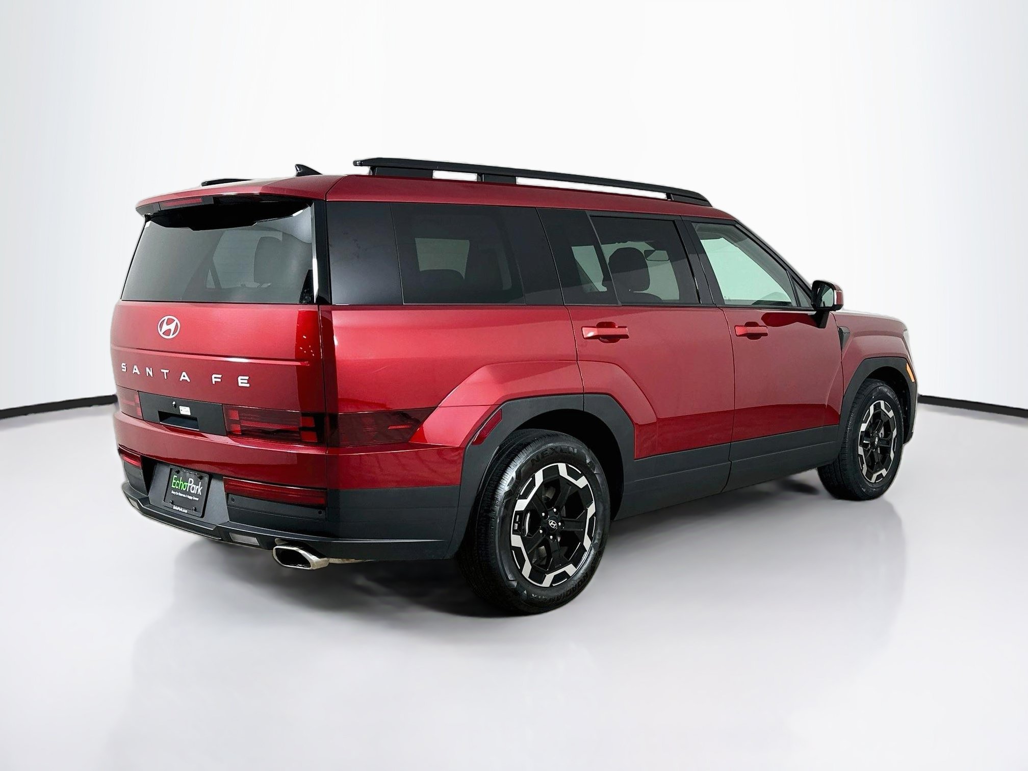 Used 2025 Hyundai Santa Fe SEL FWD image 9