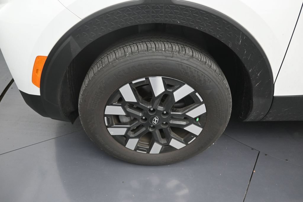 Used 2026 Hyundai Santa Cruz SE FWD image 9
