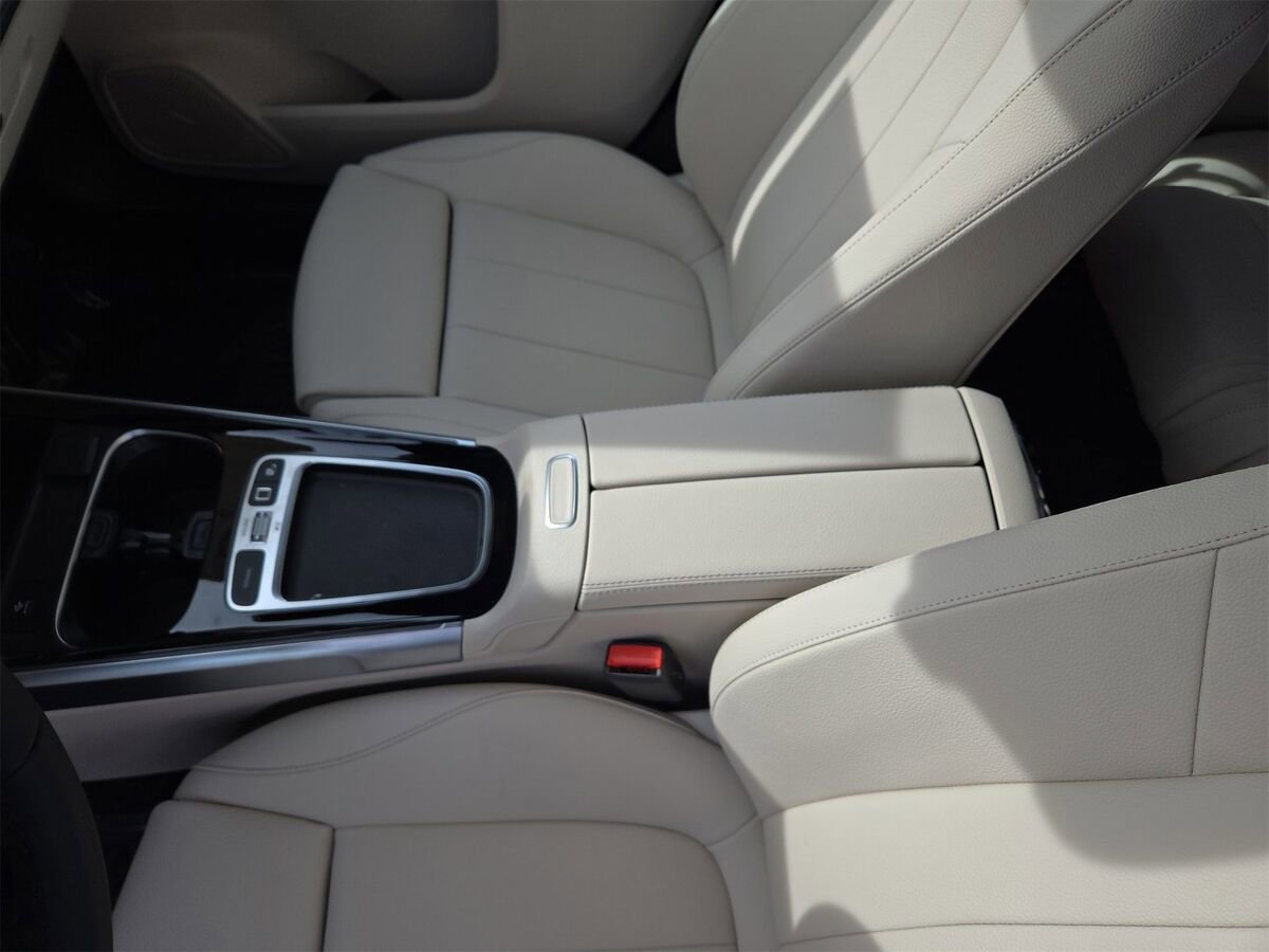 New 2026 Mercedes-Benz GLB 250 image 33