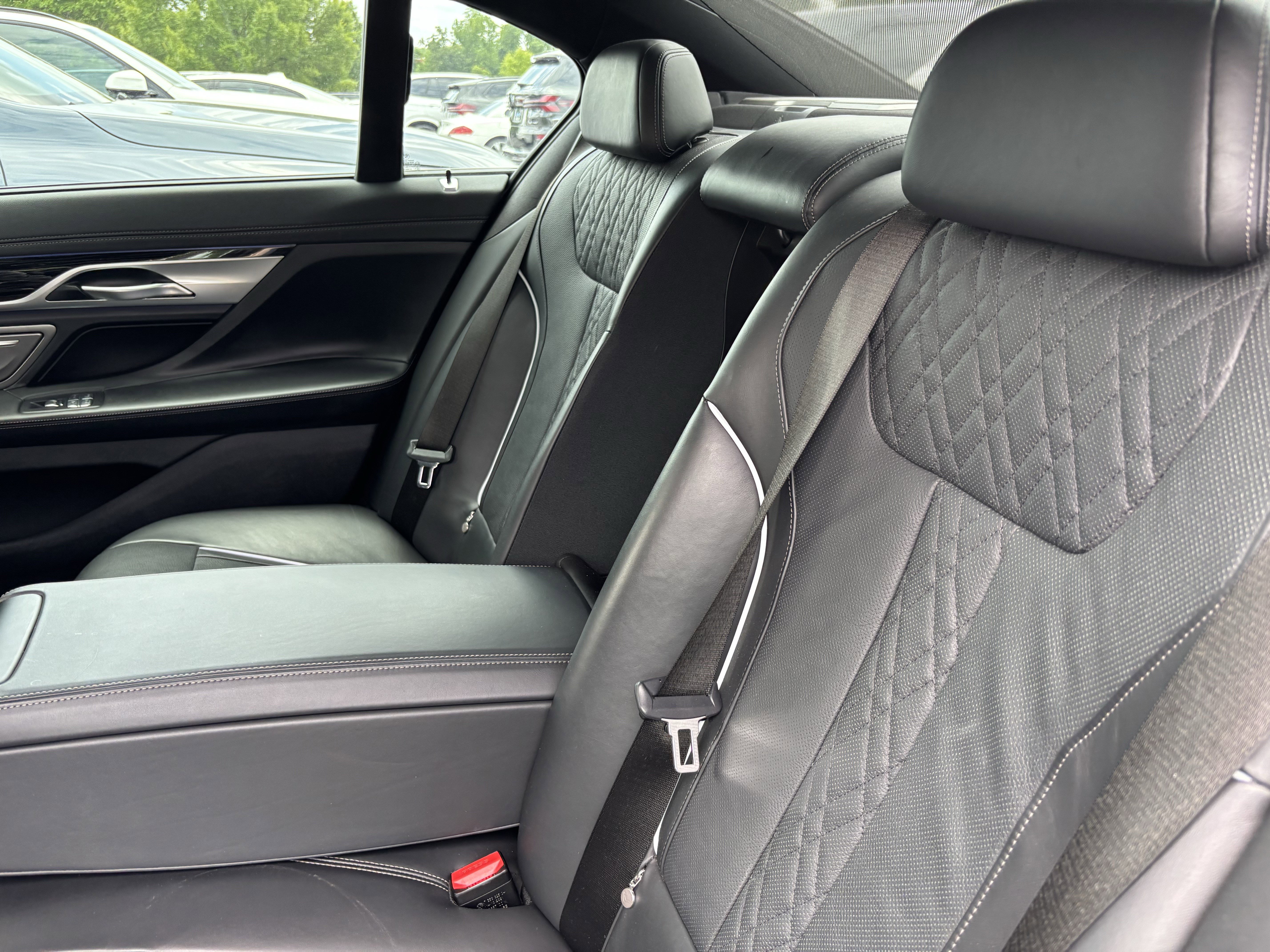 Used 2022 BMW 740i w/ M Sport Package RWD image 33