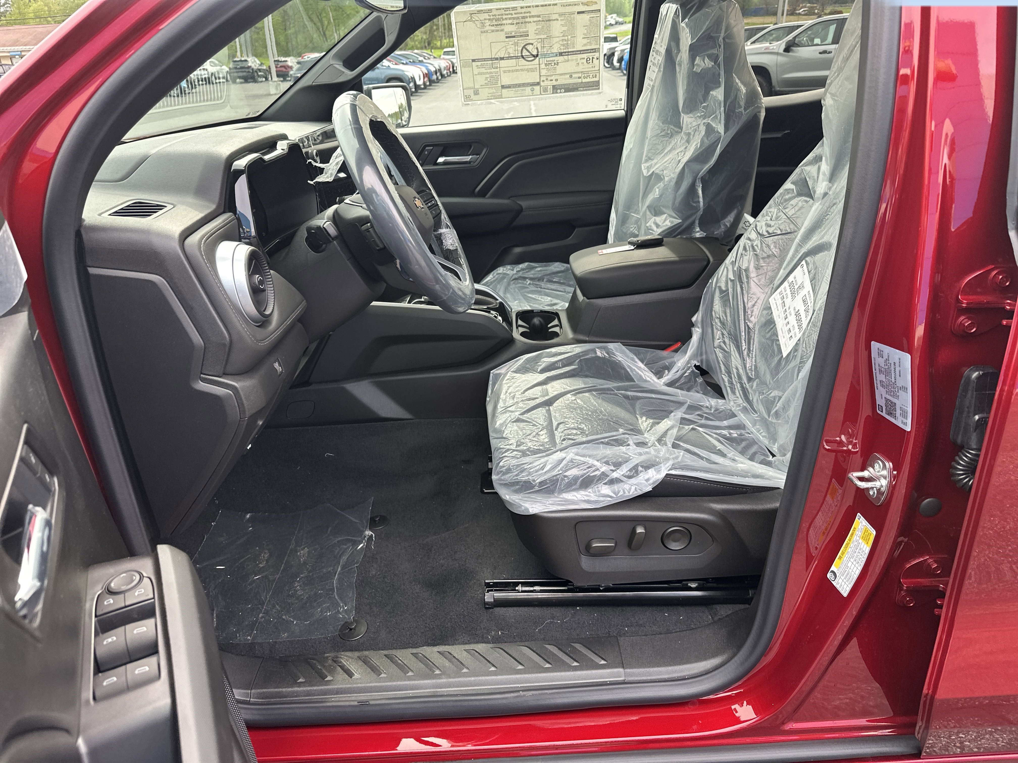 New 2025 Chevrolet Colorado LT w/ Advanced Trailering Package image 9