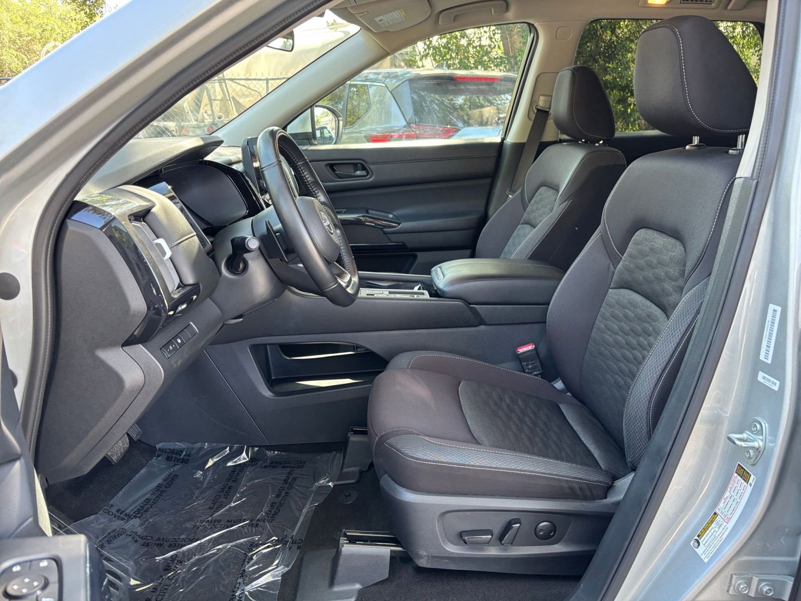 Used 2024 Nissan Pathfinder SV image 28