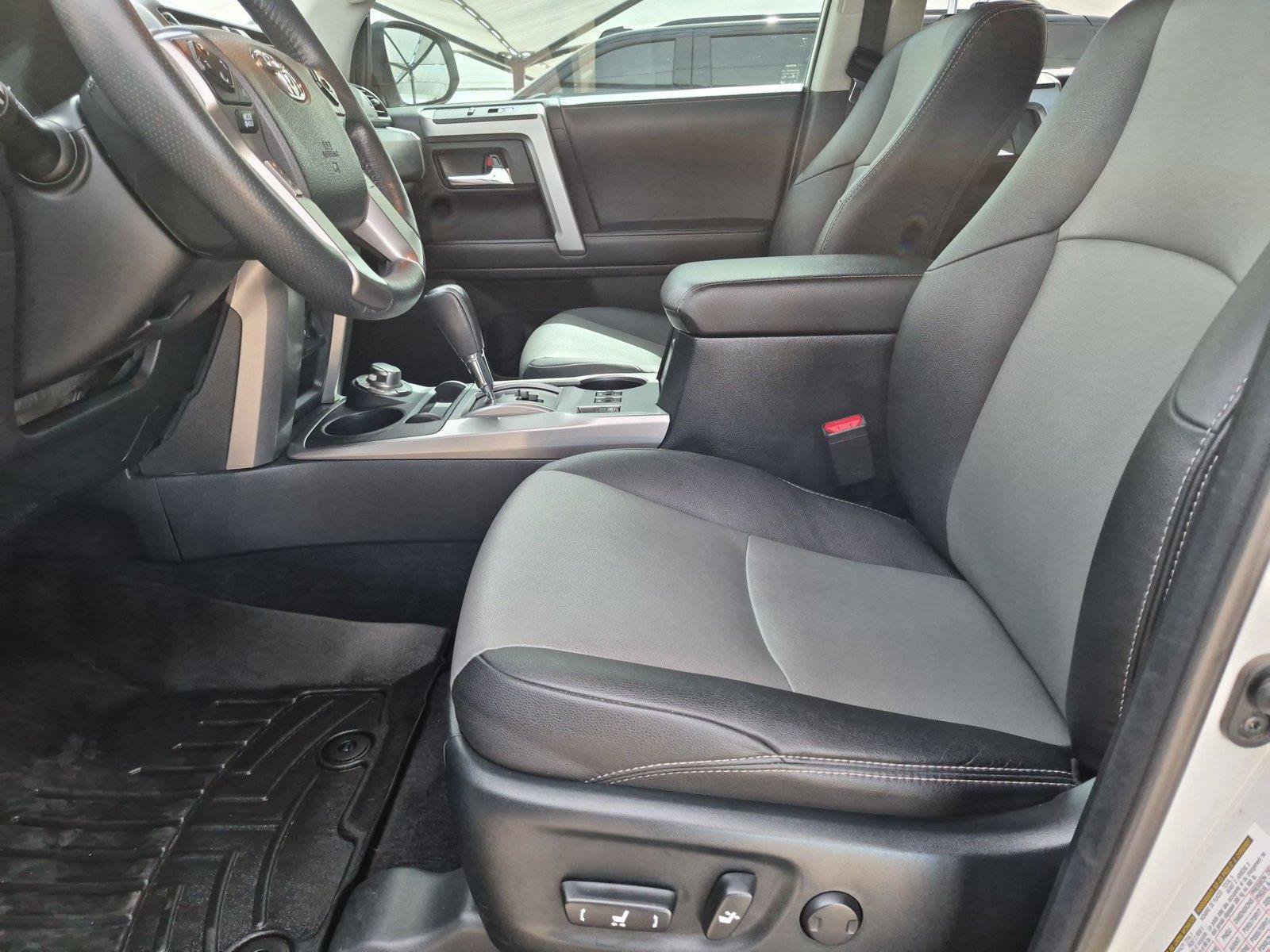 Used 2022 Toyota 4Runner SR5 Premium w/ Moonroof Package AWD/4WD image 27
