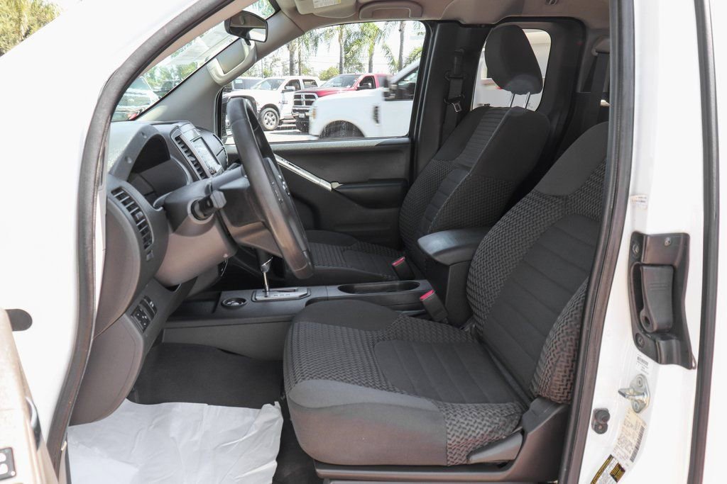 Used 2020 Nissan Frontier SV image 17