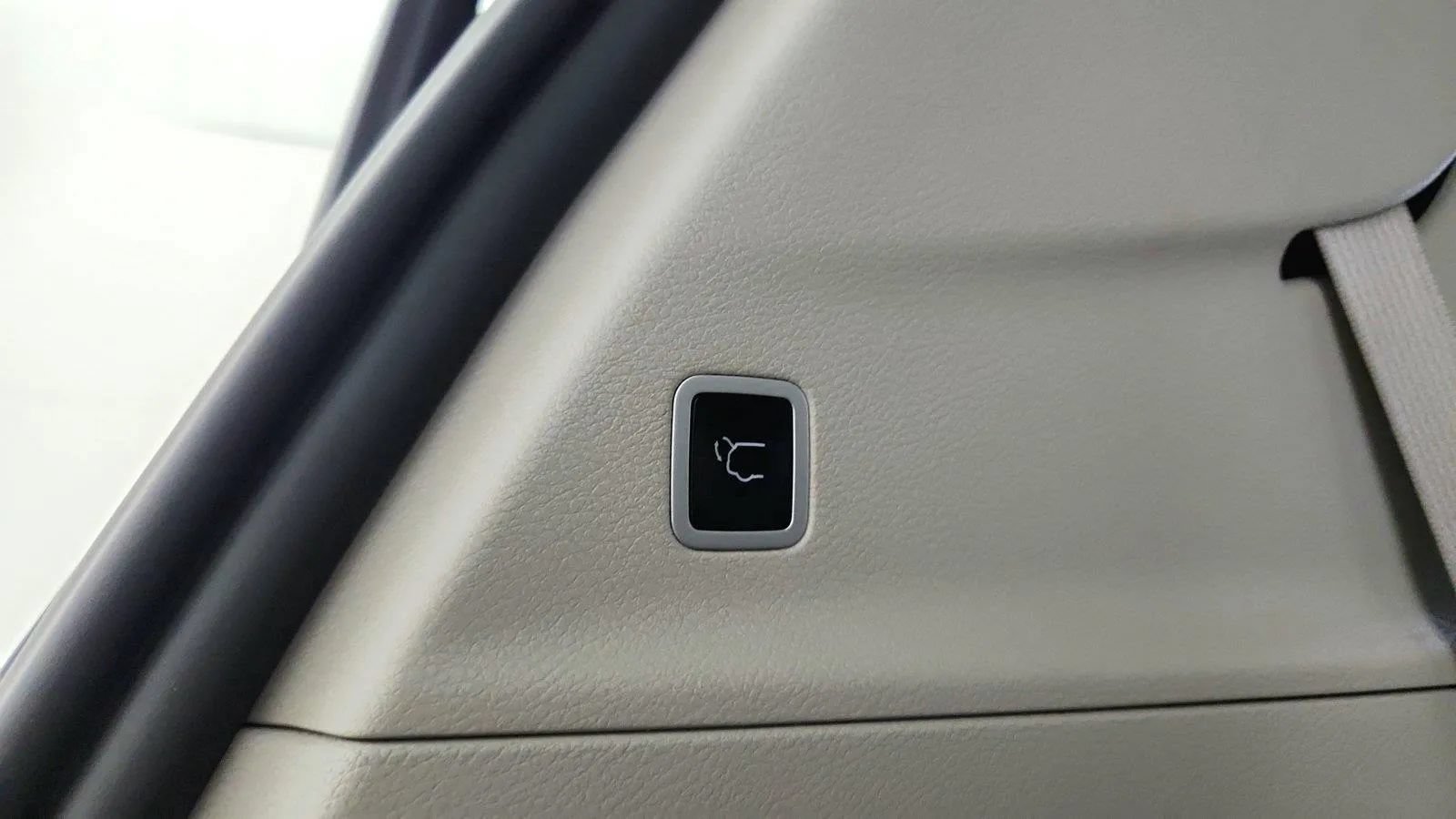 Used 2023 Chrysler Pacifica Touring-L FWD image 30
