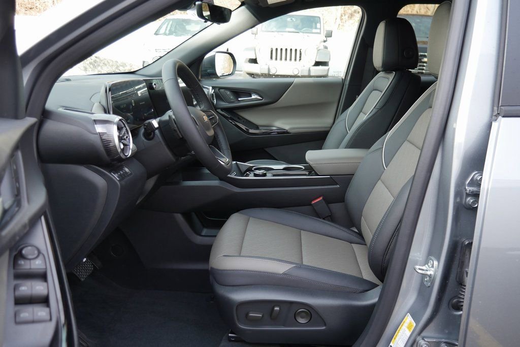 New 2026 Chevrolet Equinox LT w/ Convenience Package II image 5