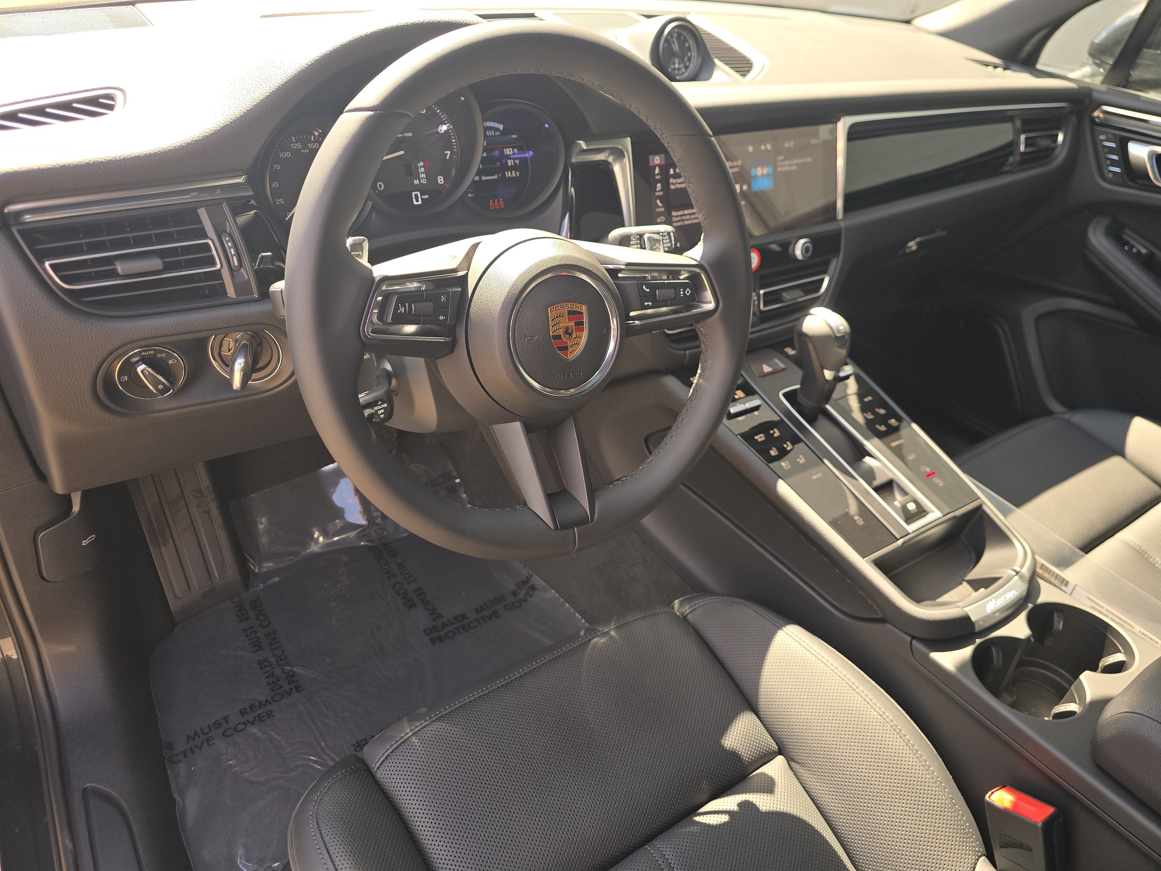New 2026 Porsche Macan AWD/4WD image 4