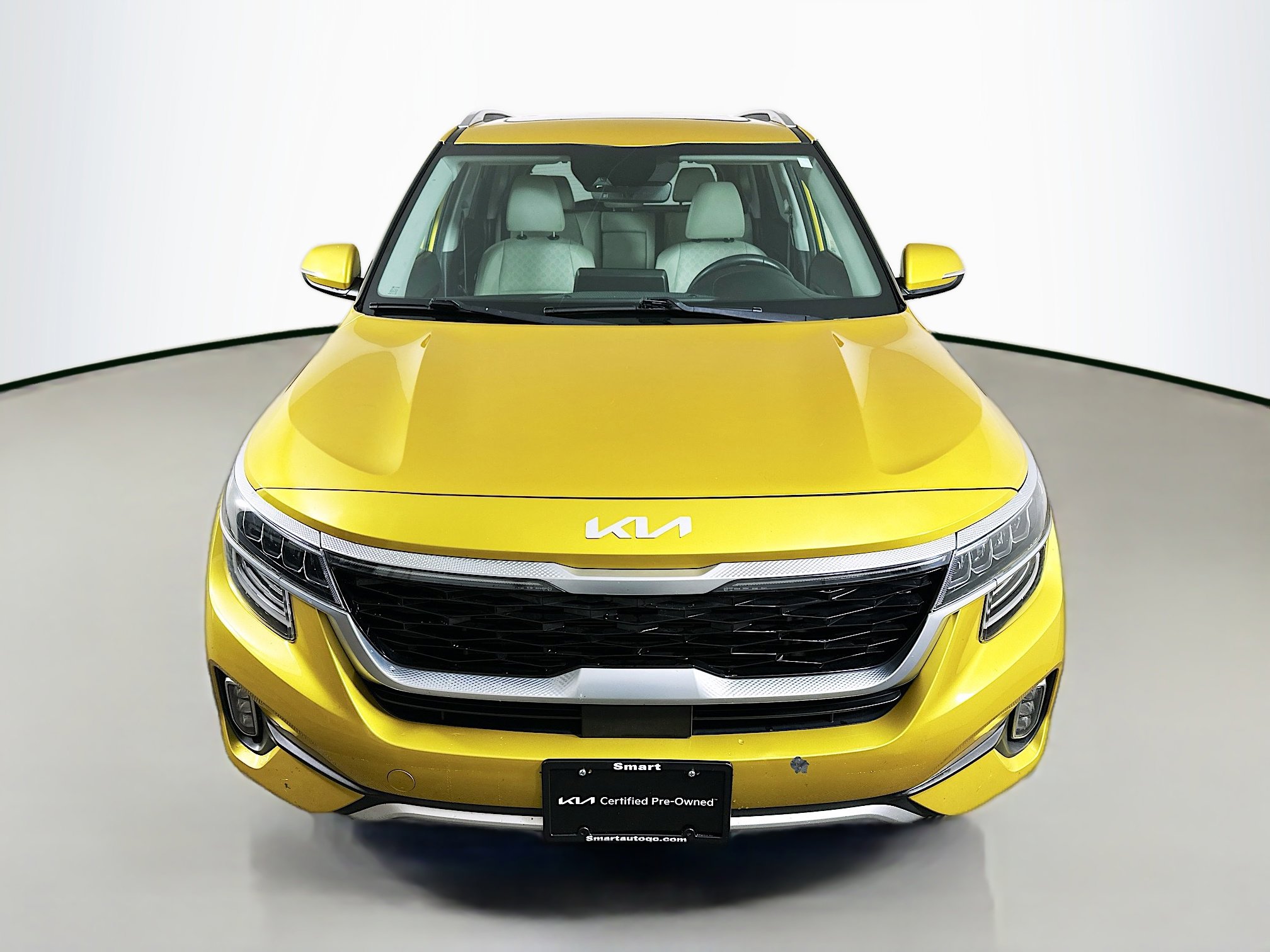 Certified 2022 Kia Seltos SX w/ Sunroof Package AWD/4WD image 2